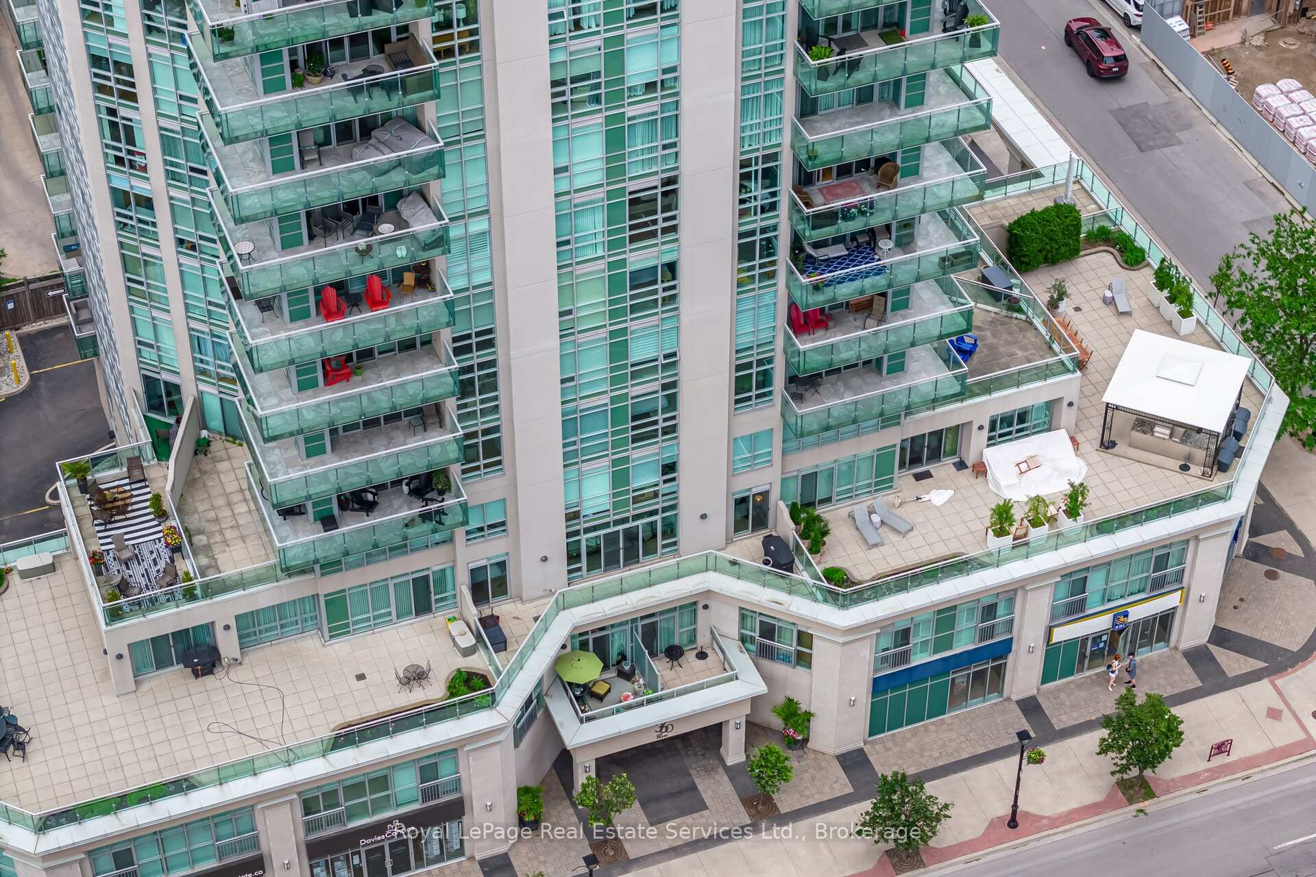 360 Pearl Street 303