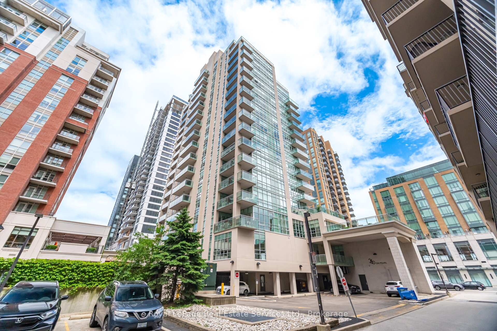 360 Pearl Street 303