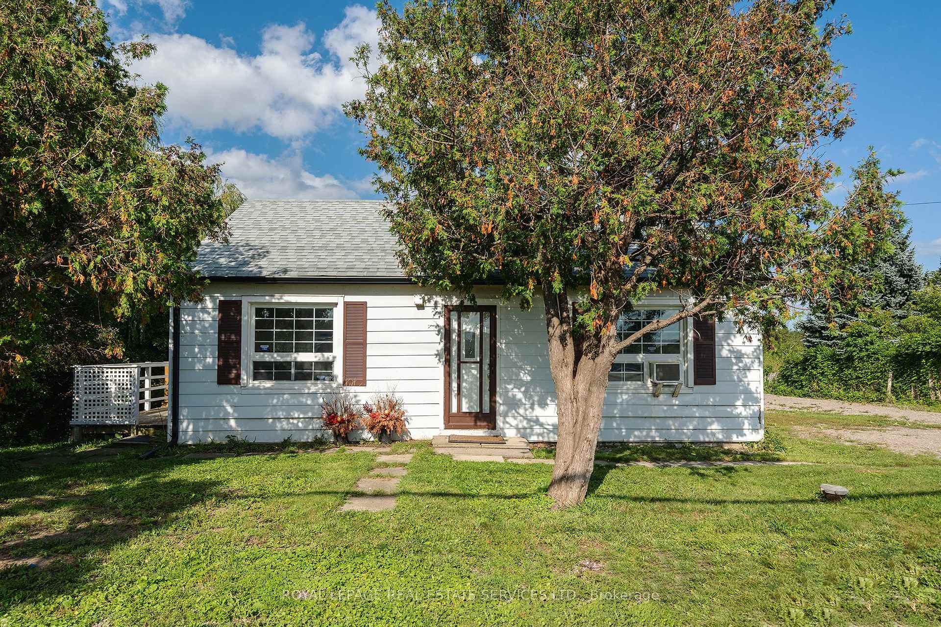 3209 Bronte Road