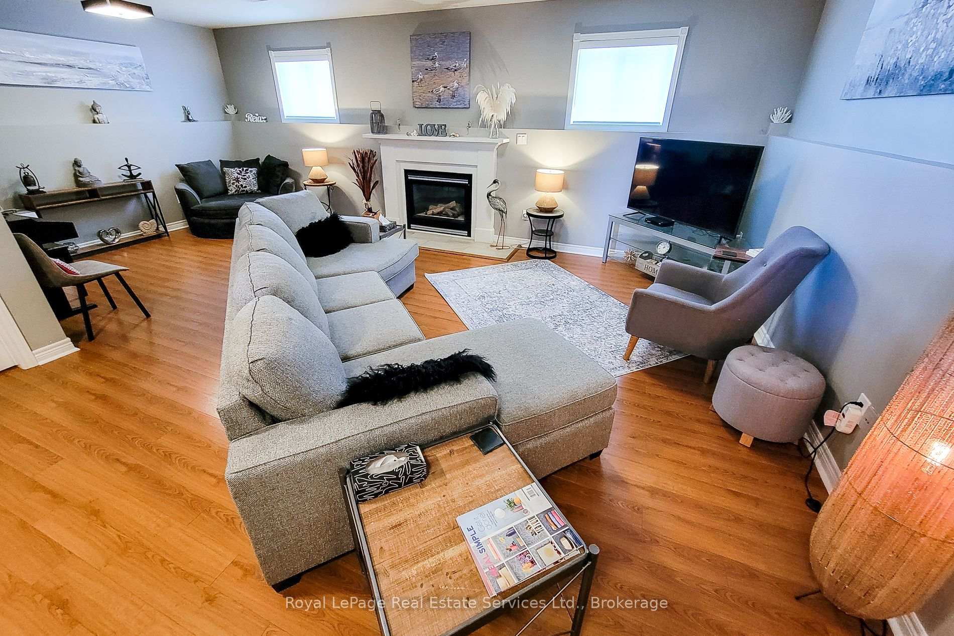 8111 Woodsview Crescent