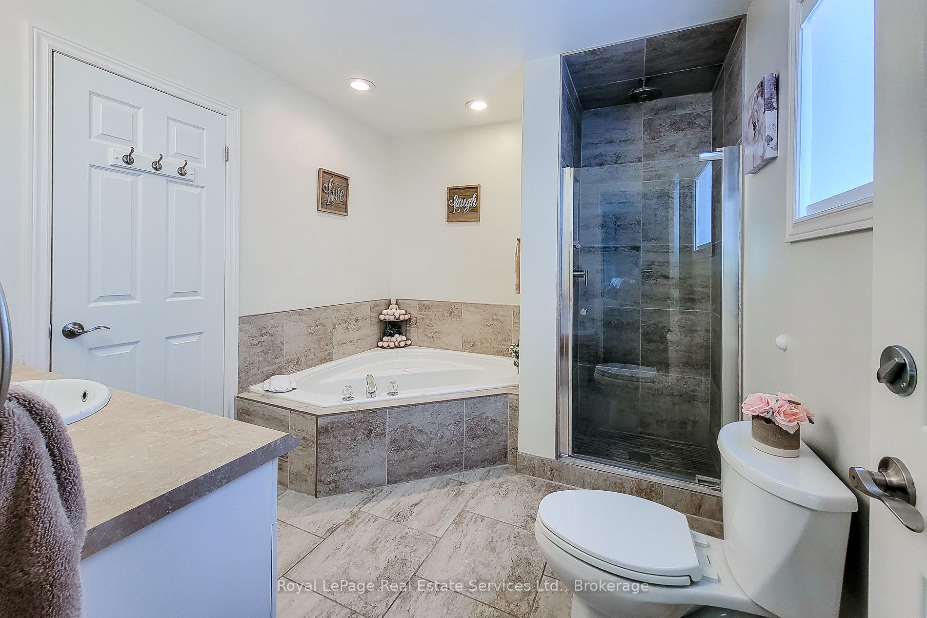 8111 Woodsview Crescent