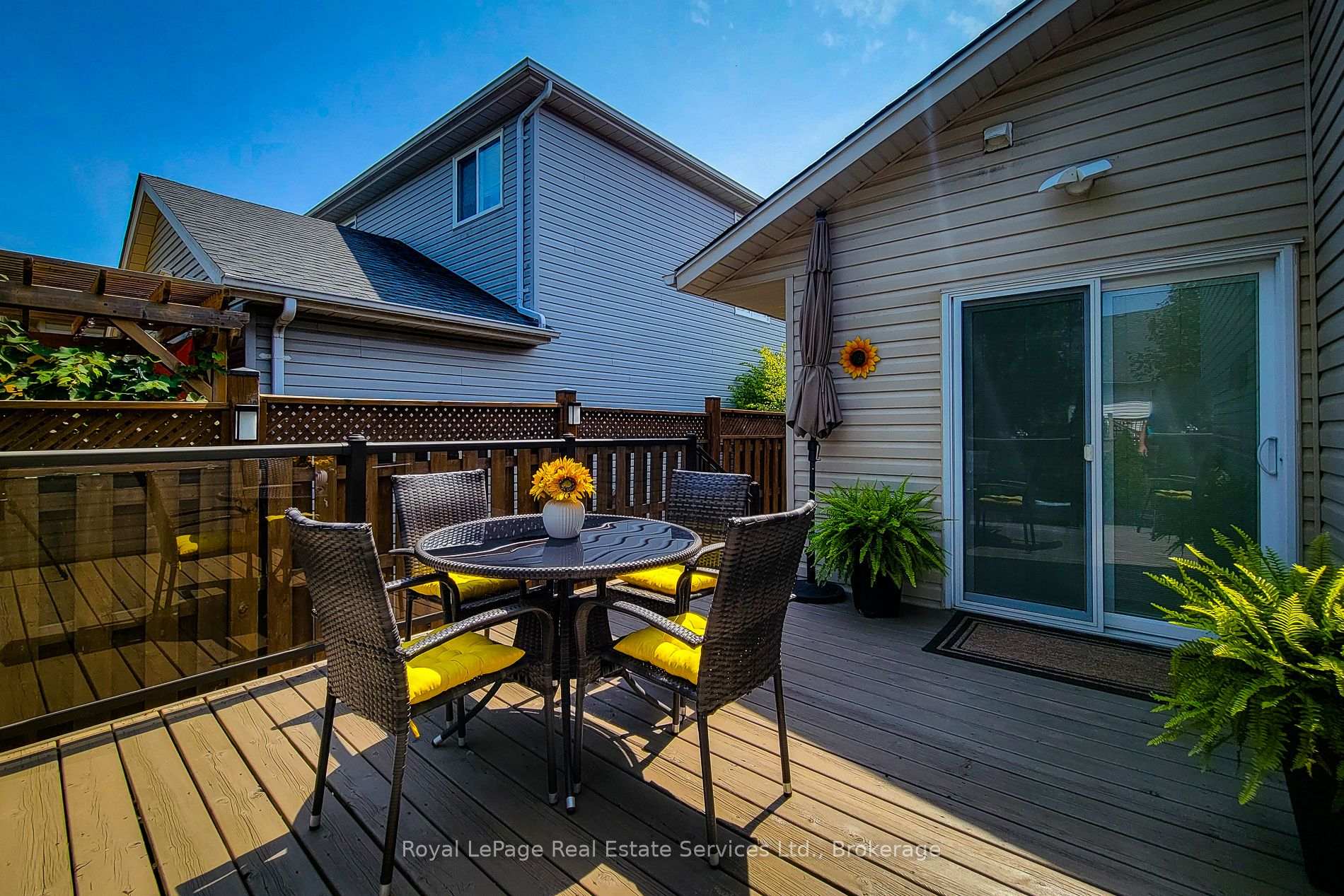 8111 Woodsview Crescent