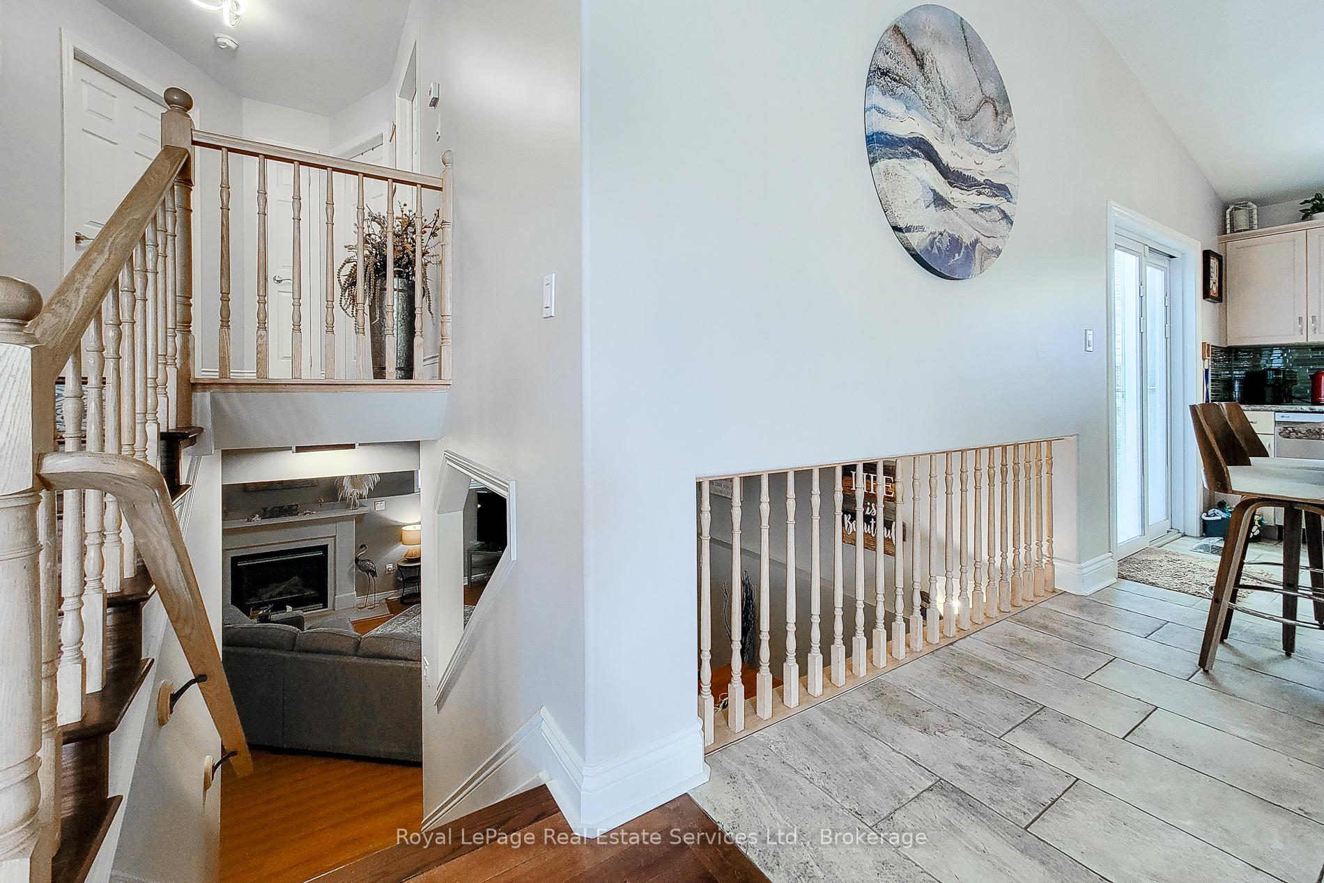 8111 Woodsview Crescent