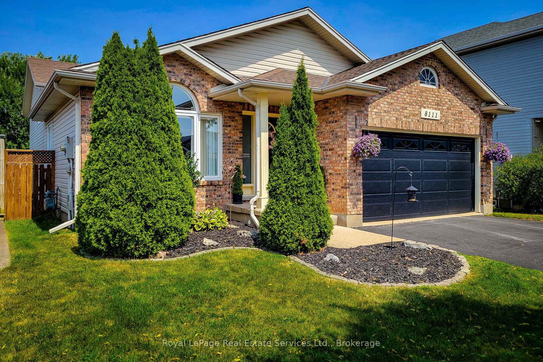 8111 Woodsview Crescent