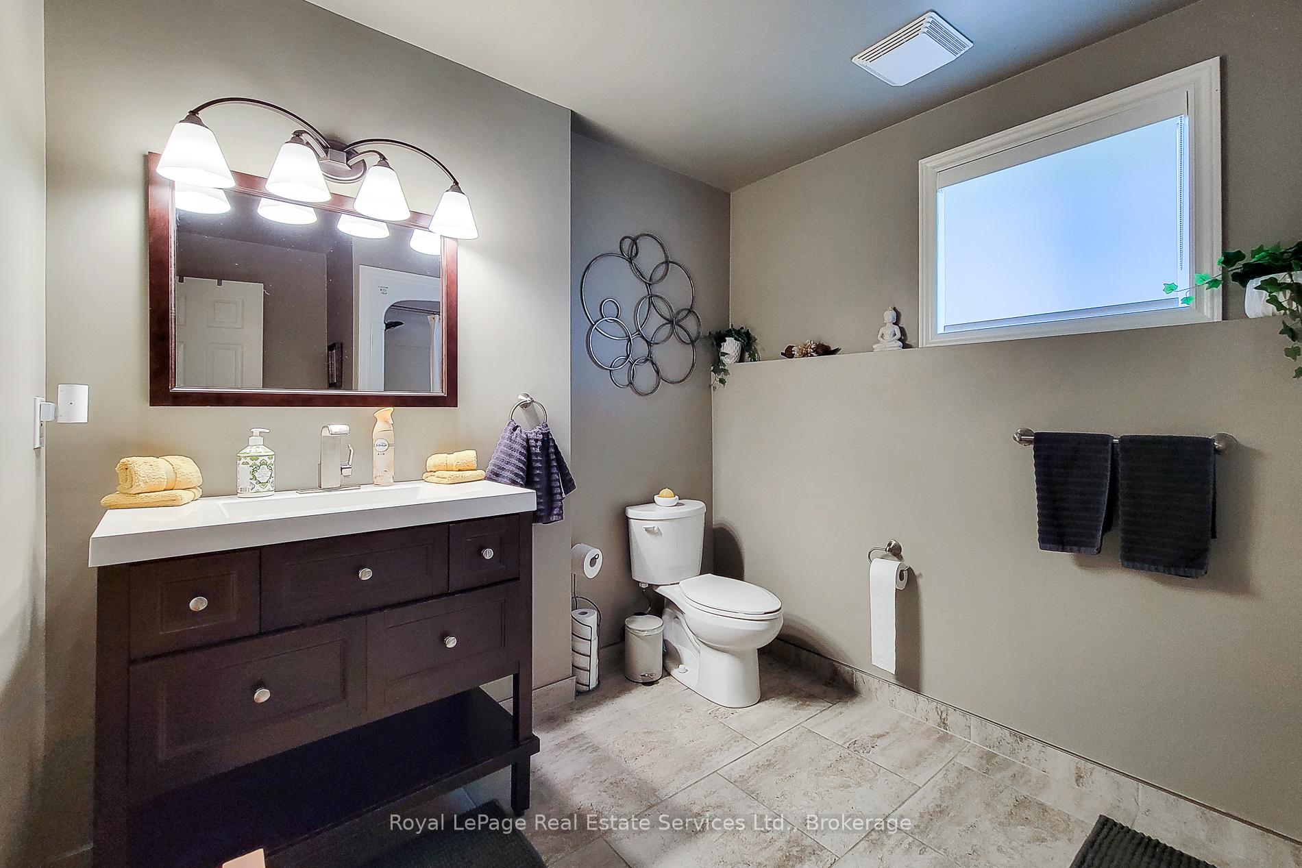 8111 Woodsview Crescent