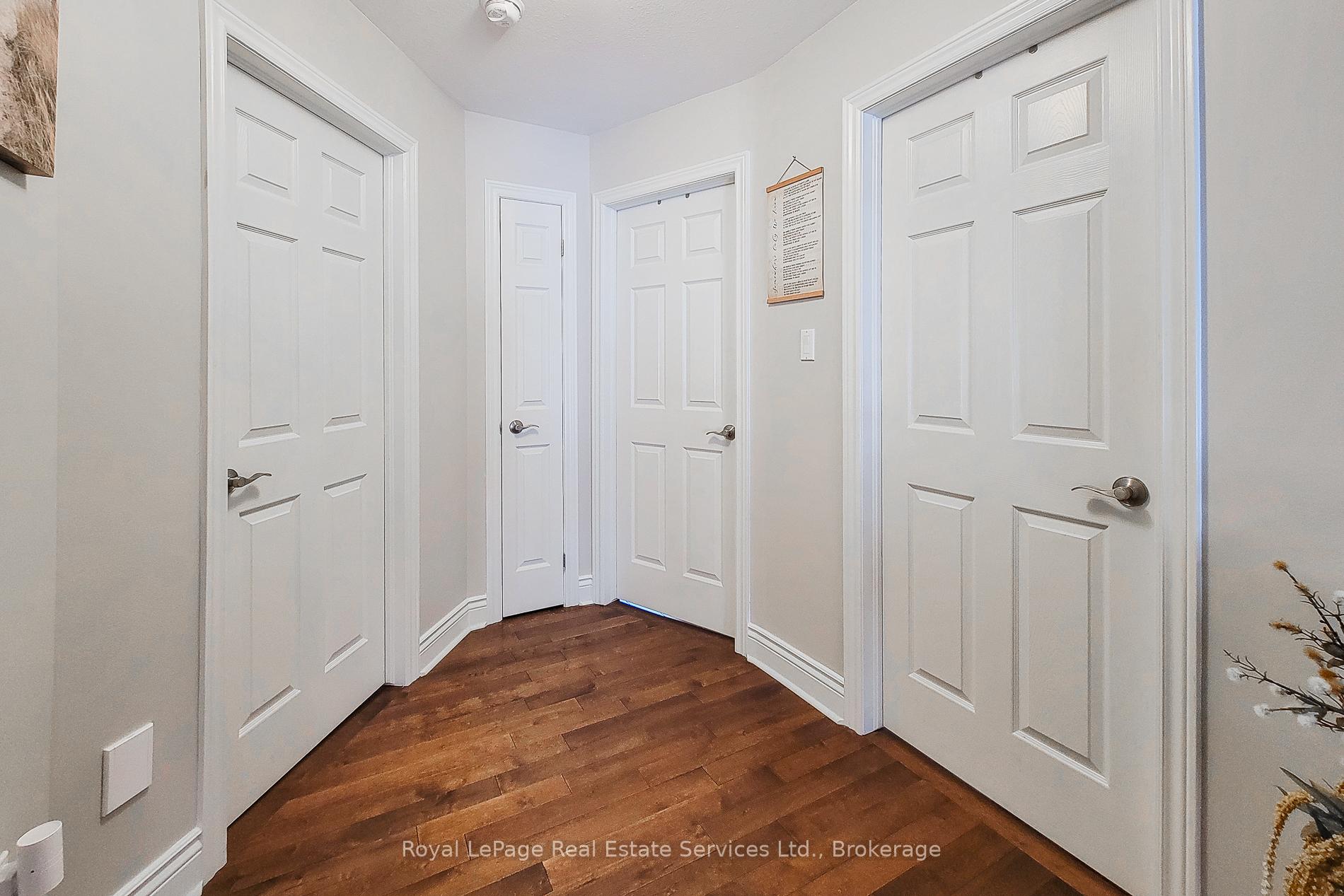 8111 Woodsview Crescent