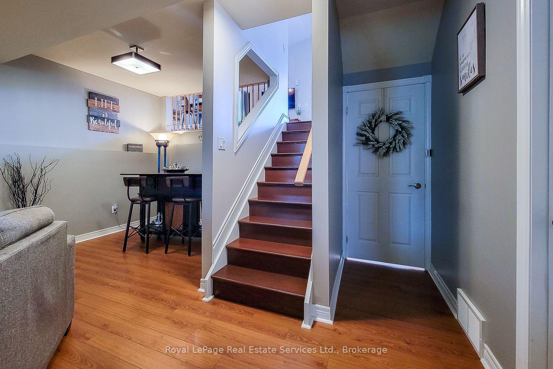 8111 Woodsview Crescent