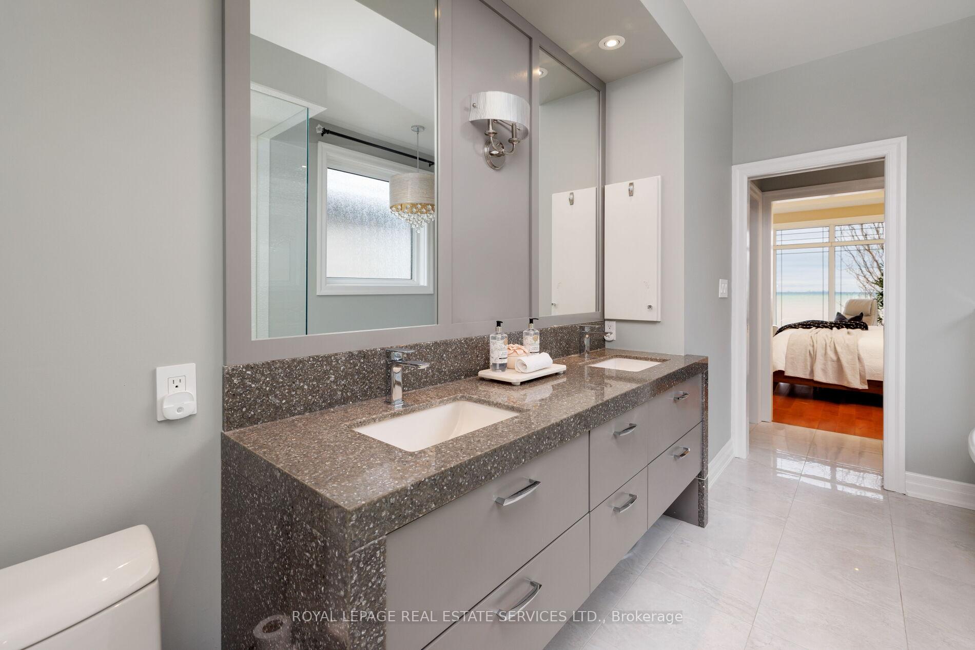 61 Lake Street 3, Grimsby, ON L3M 2G6