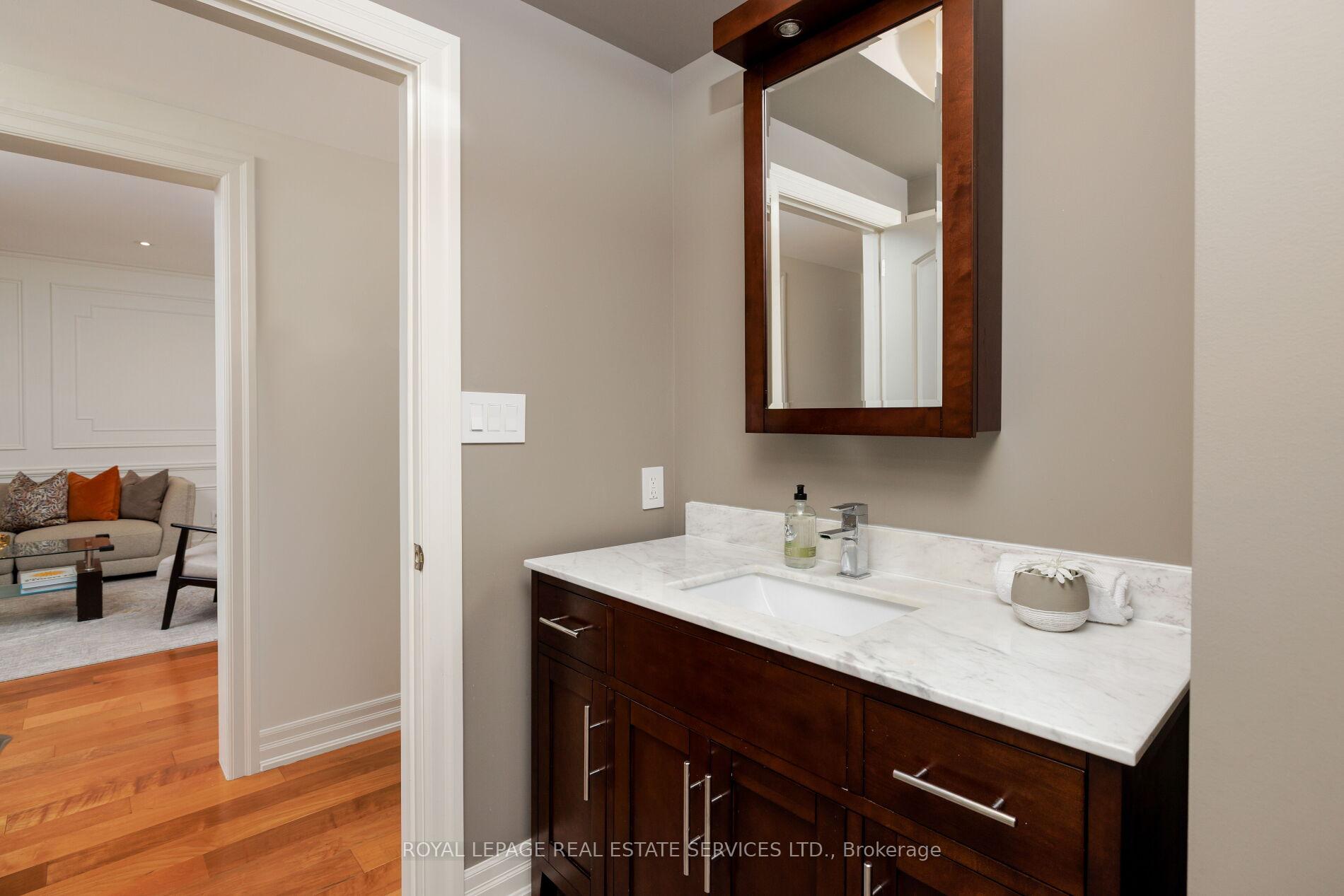 61 Lake Street 3, Grimsby, ON L3M 2G6