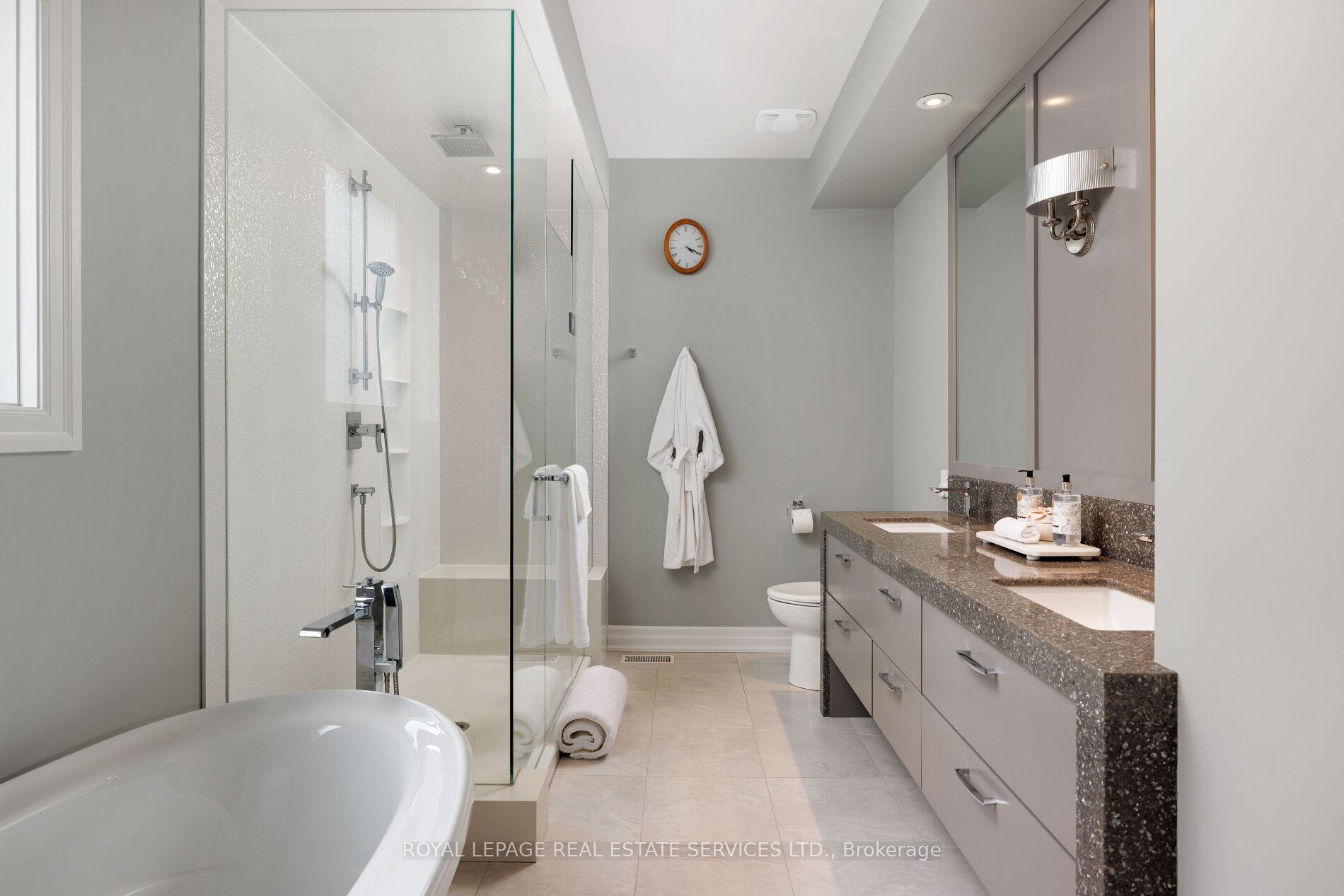 61 Lake Street 3, Grimsby, ON L3M 2G6