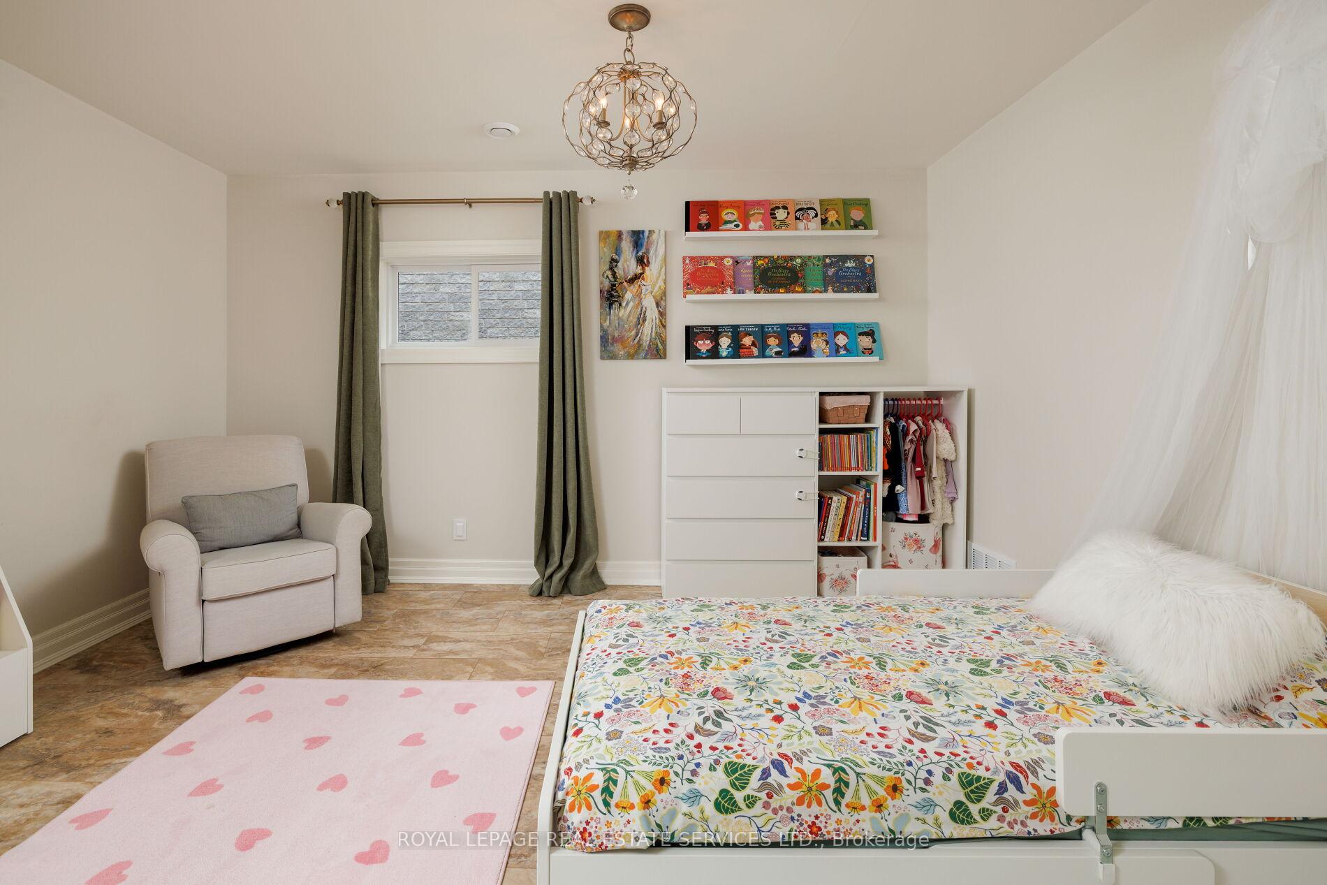 61 Lake Street 3, Grimsby, ON L3M 2G6