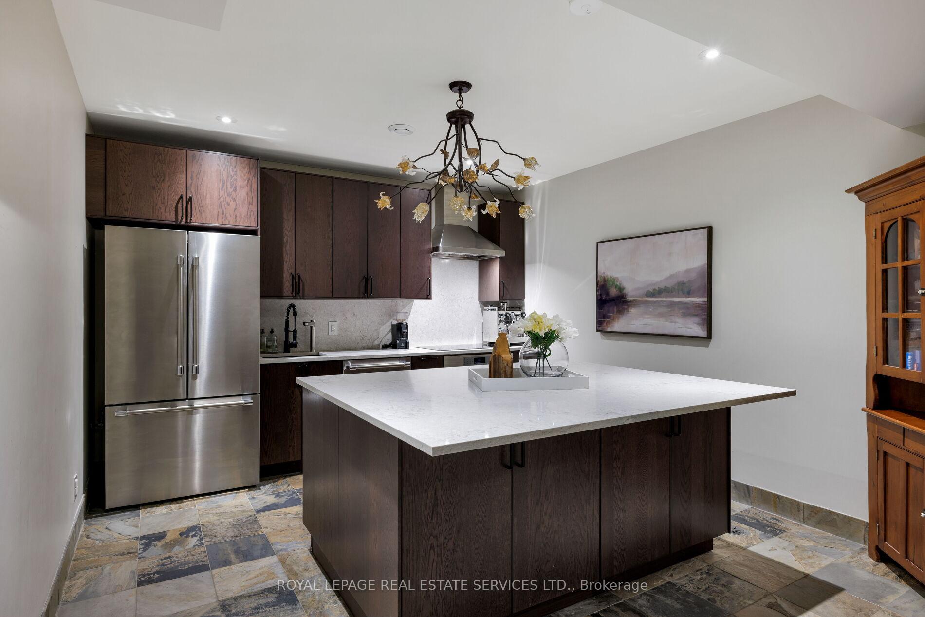 61 Lake Street 3, Grimsby, ON L3M 2G6