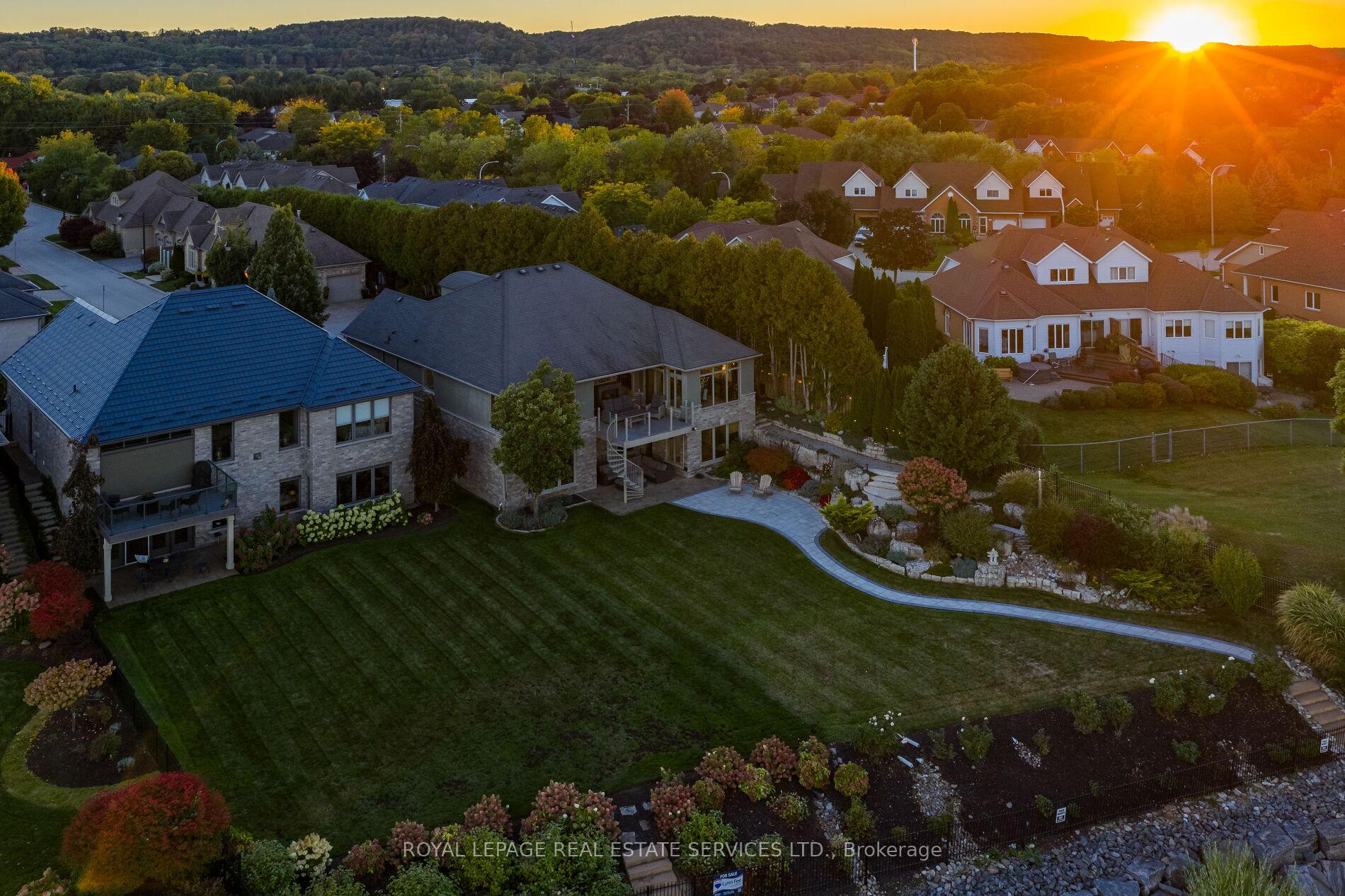 61 Lake Street 3, Grimsby, ON L3M 2G6