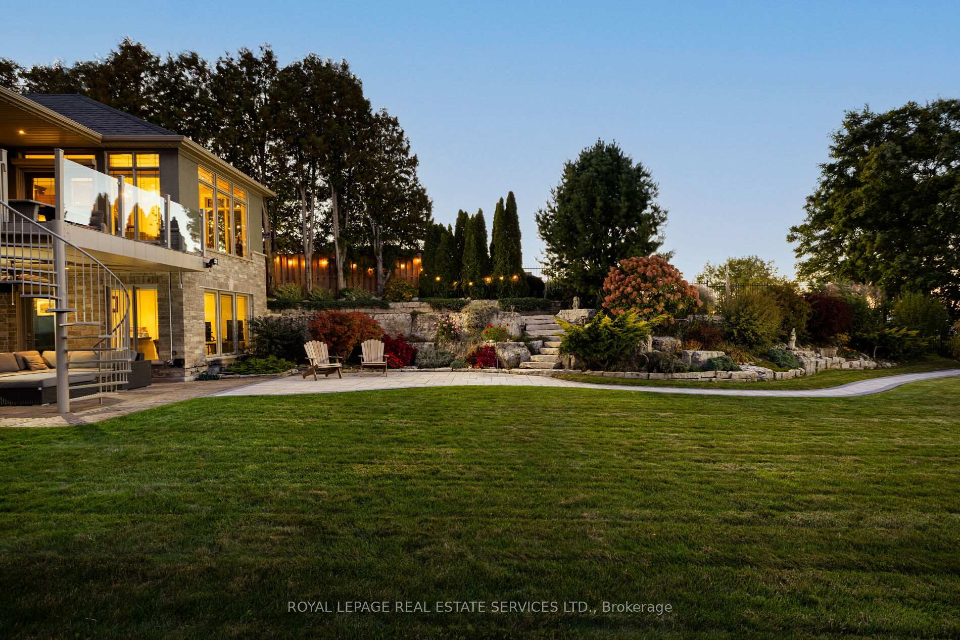 61 Lake Street 3, Grimsby, ON L3M 2G6