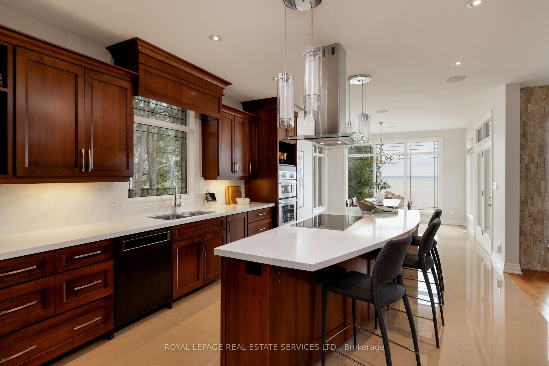 61 Lake Street 3, Grimsby, ON L3M 2G6