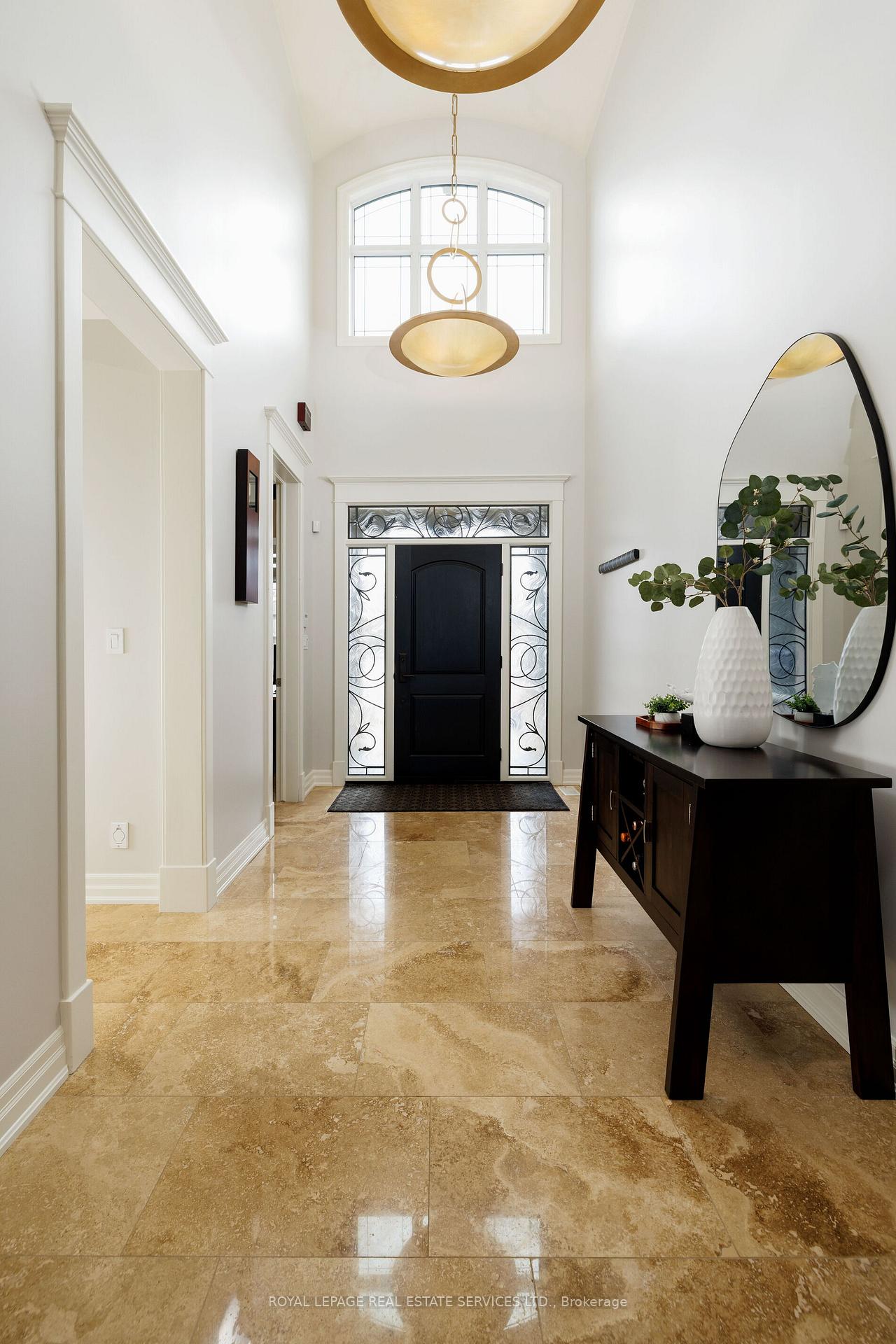 61 Lake Street 3, Grimsby, ON L3M 2G6