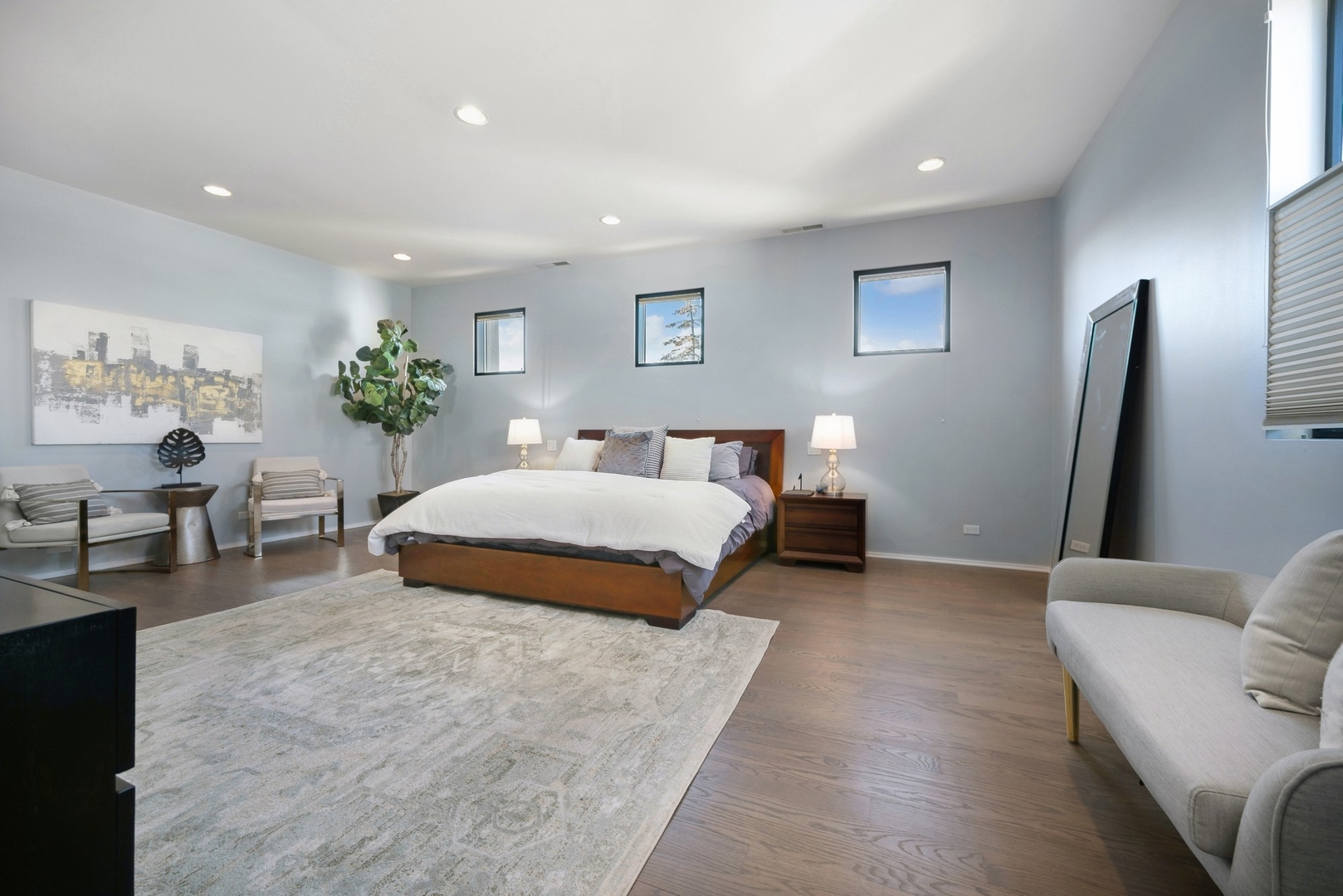 989 Forestway Drive
