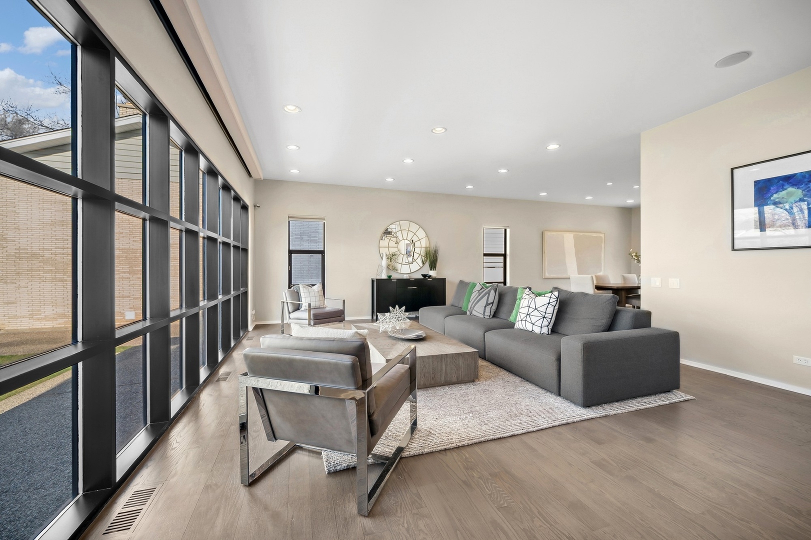 989 Forestway Drive