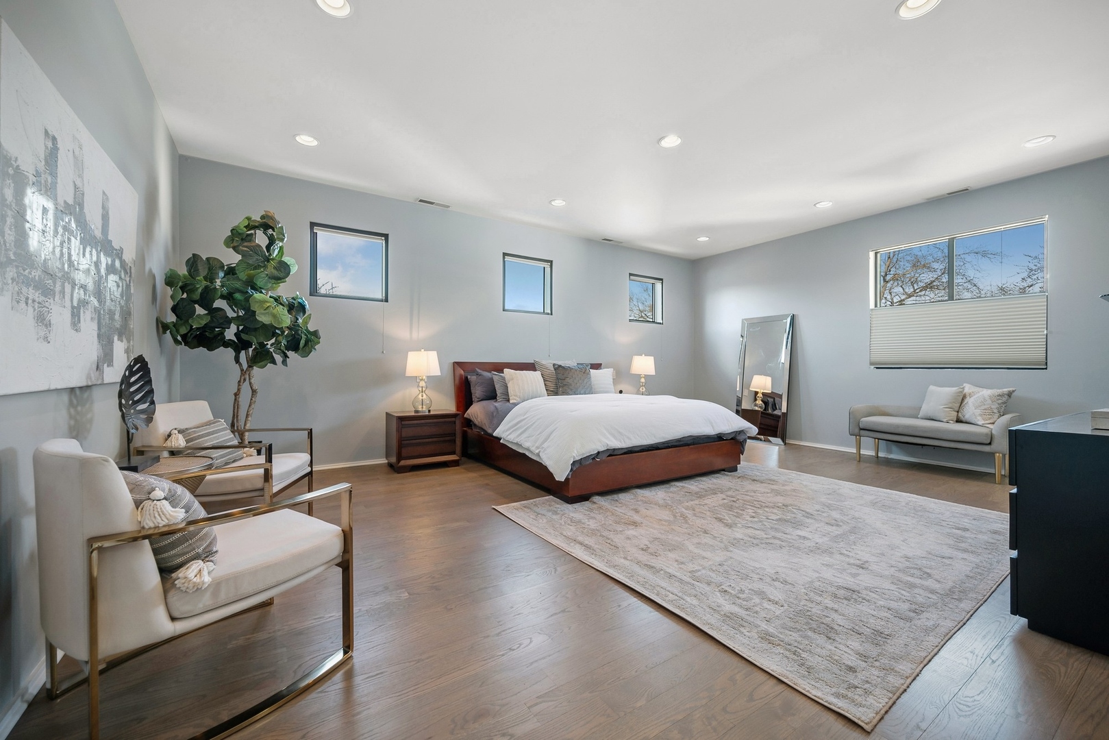 989 Forestway Drive