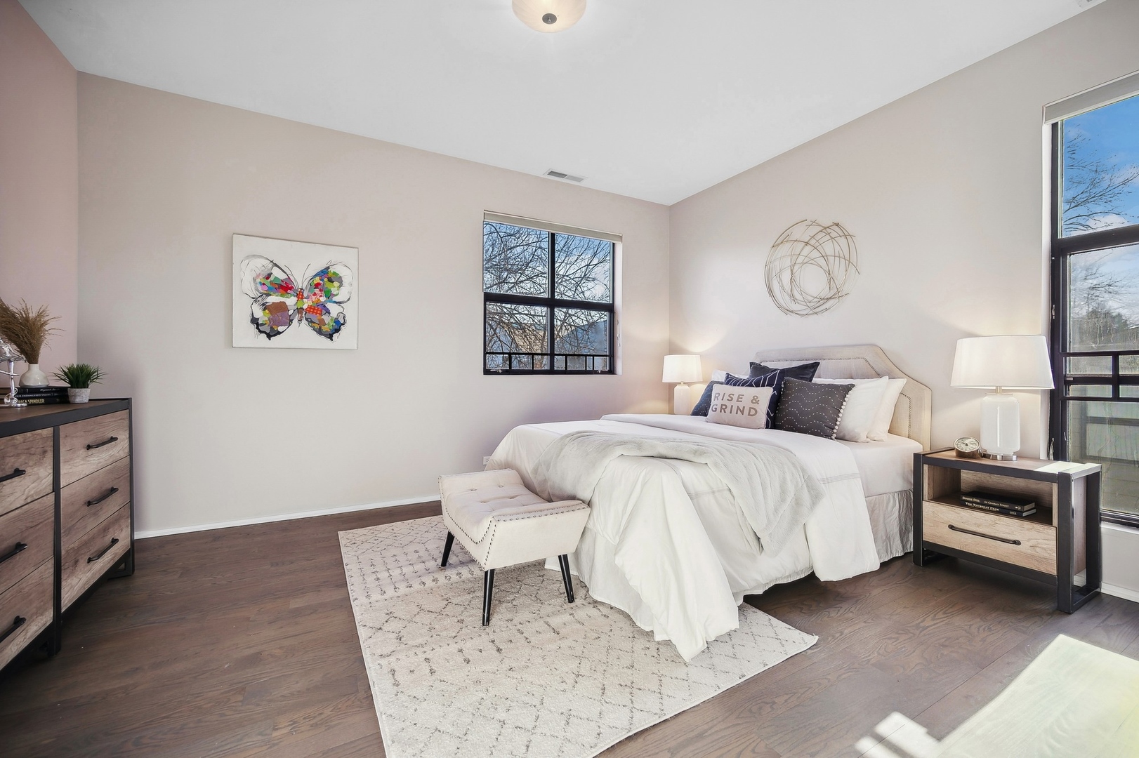 989 Forestway Drive