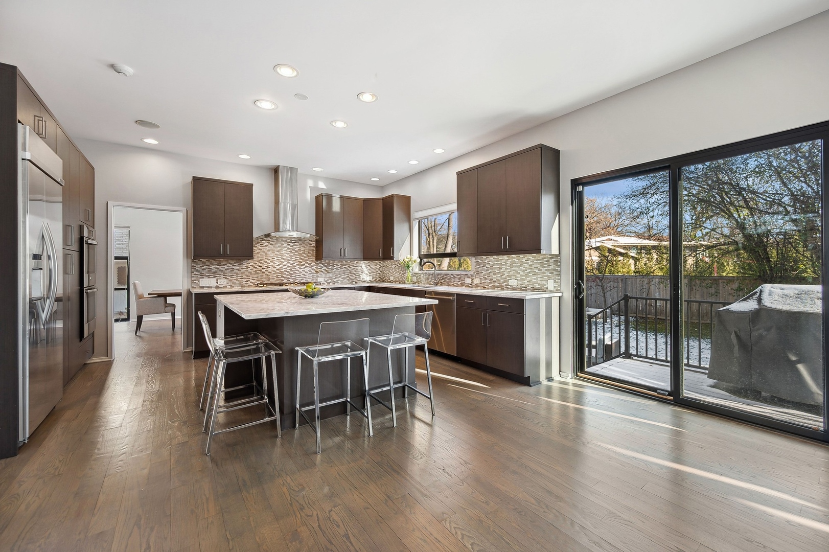 989 Forestway Drive