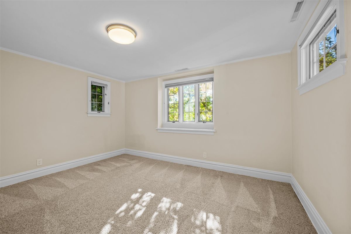 299 Vernon Avenue