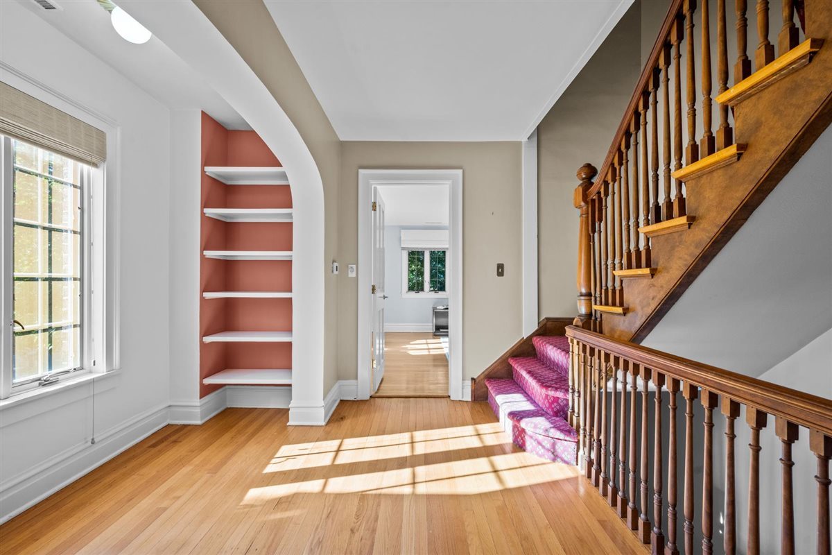 299 Vernon Avenue