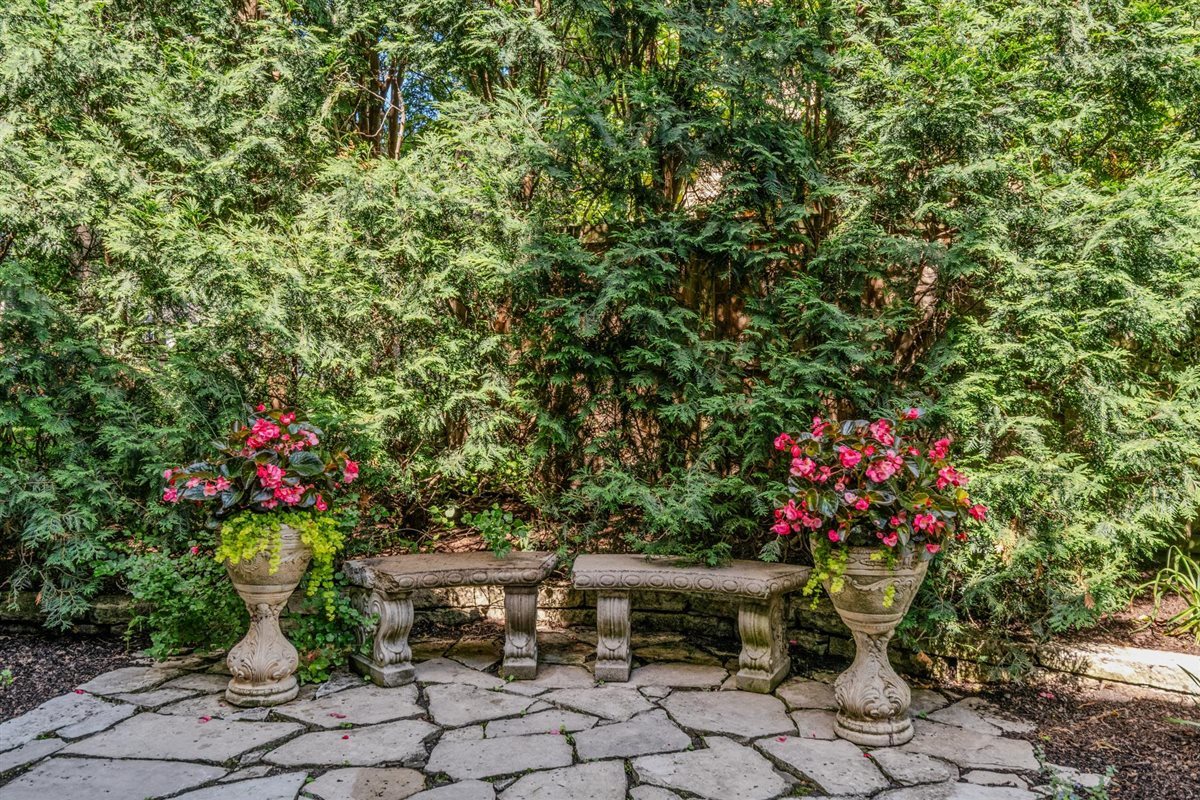 299 Vernon Avenue