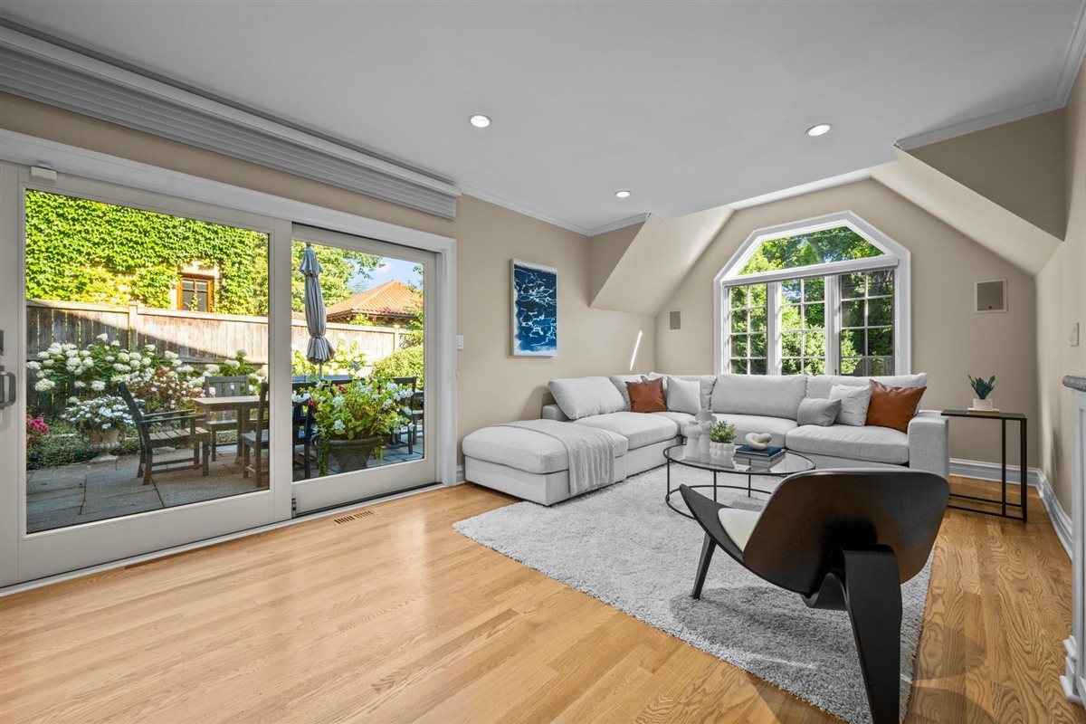 299 Vernon Avenue