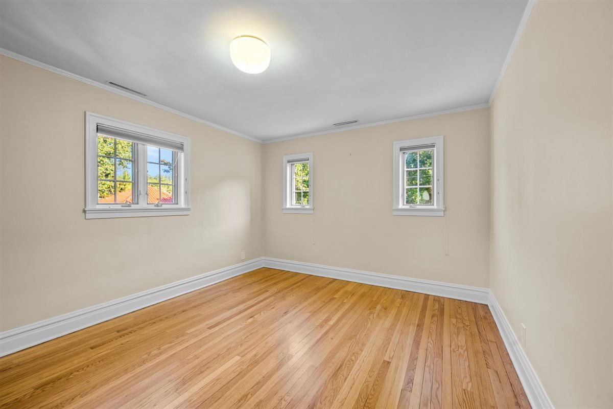 299 Vernon Avenue