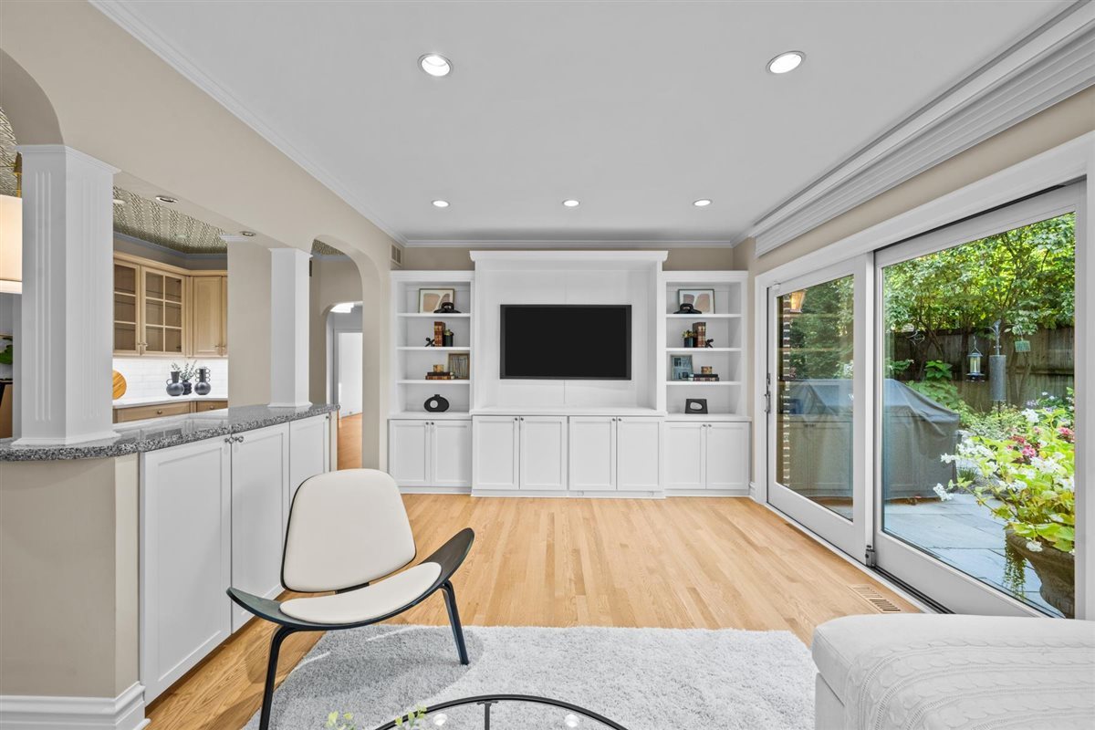 299 Vernon Avenue