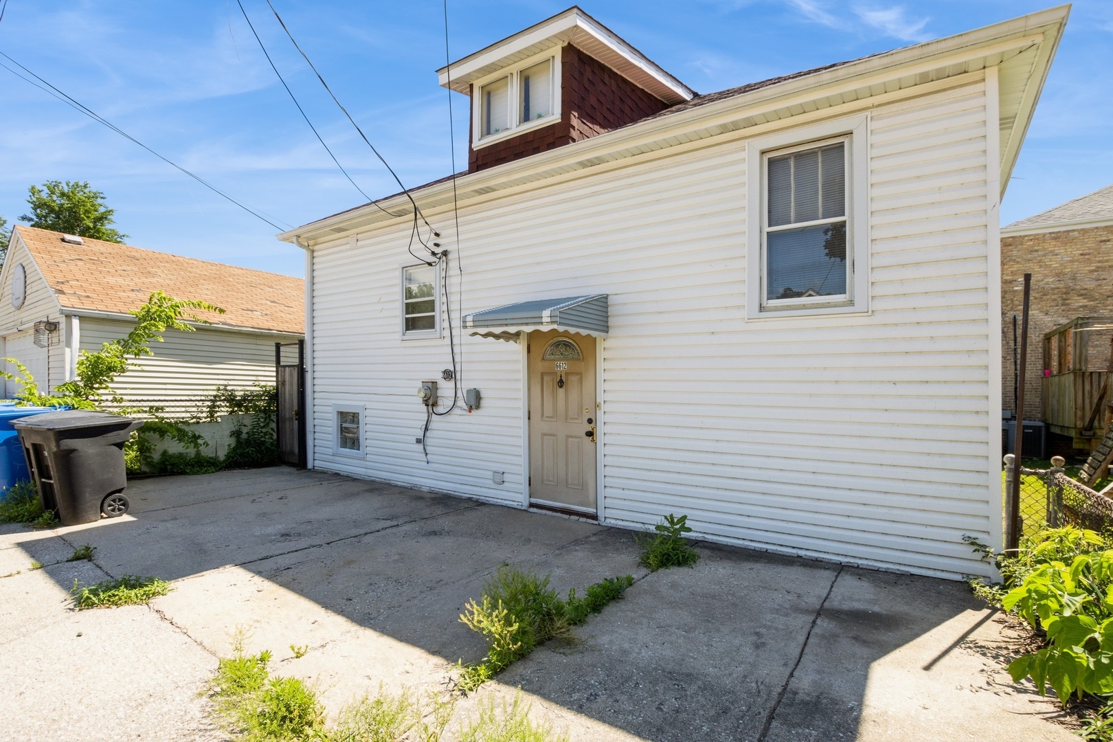 6612 N Mozart Street