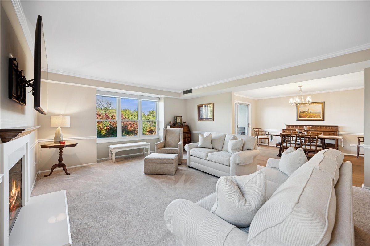 630 Winnetka Mews Unit: 402