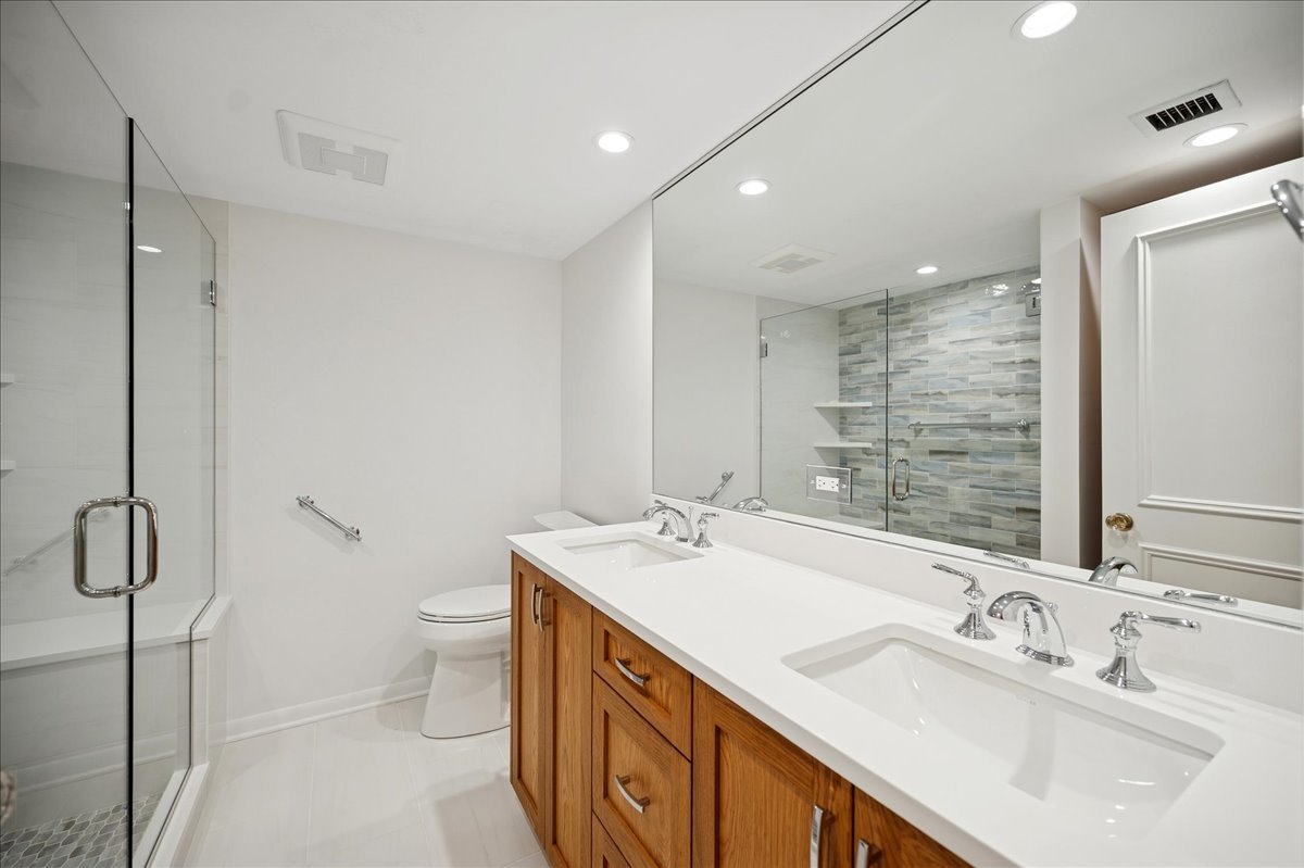 630 Winnetka Mews Unit: 402