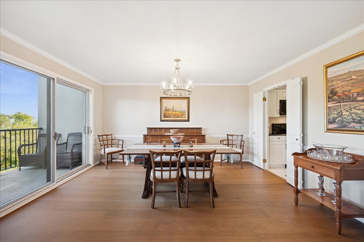 630 Winnetka Mews Unit: 402