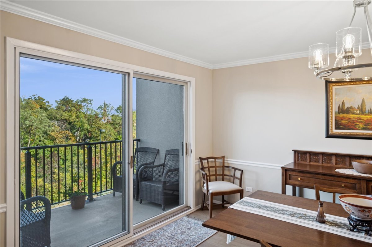 630 Winnetka Mews Unit: 402