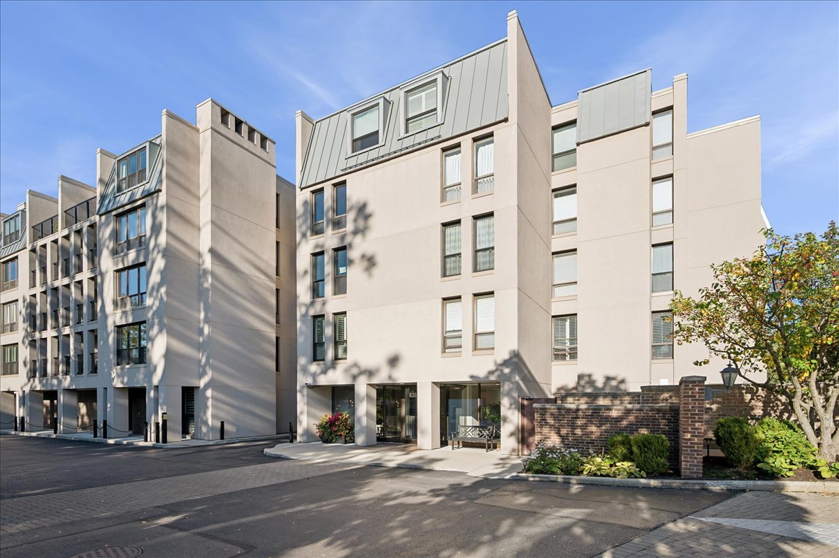 630 Winnetka Mews Unit: 402