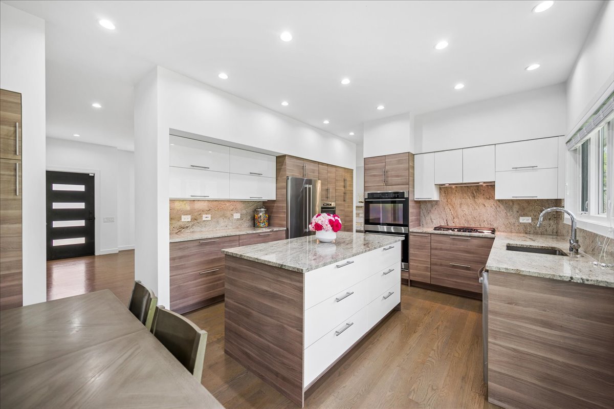 751 Woodridge Lane