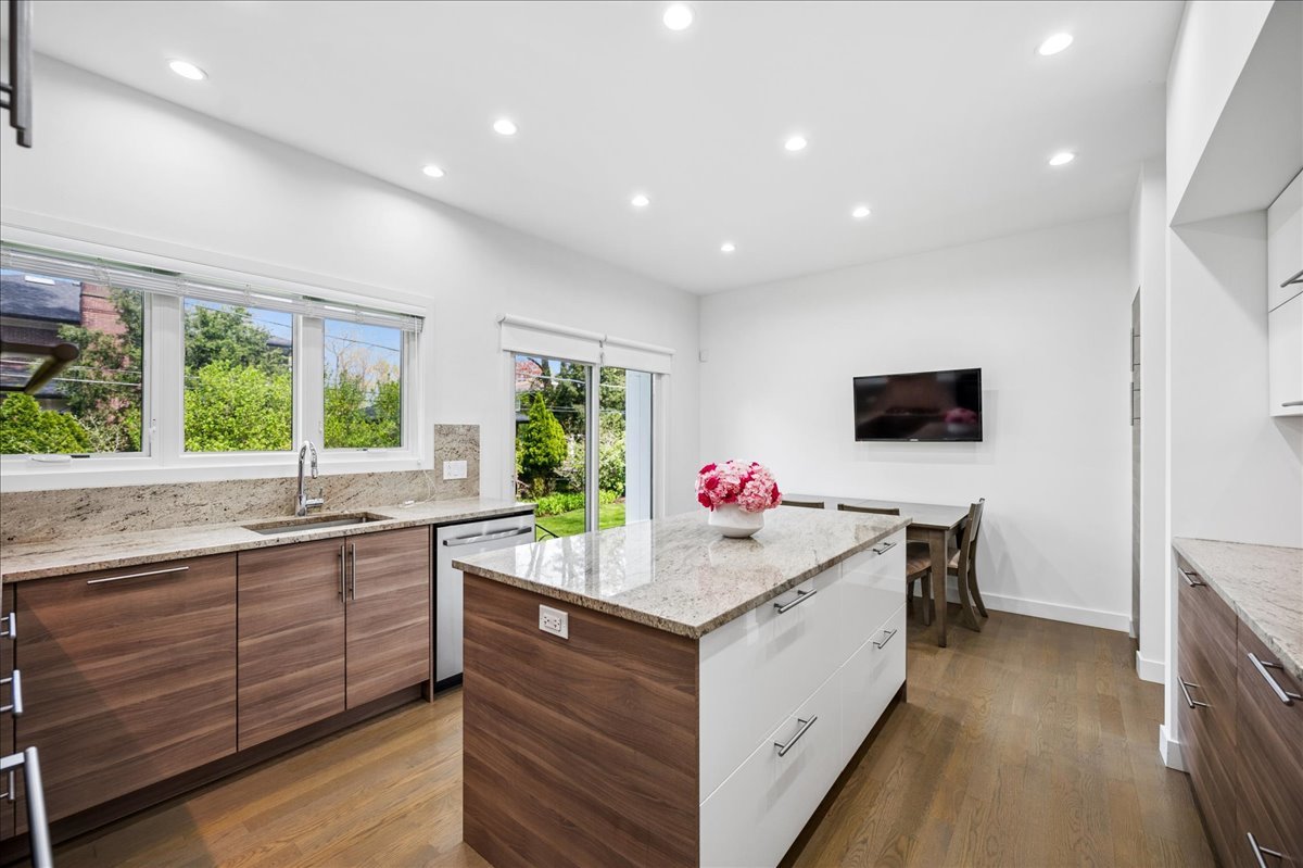 751 Woodridge Lane