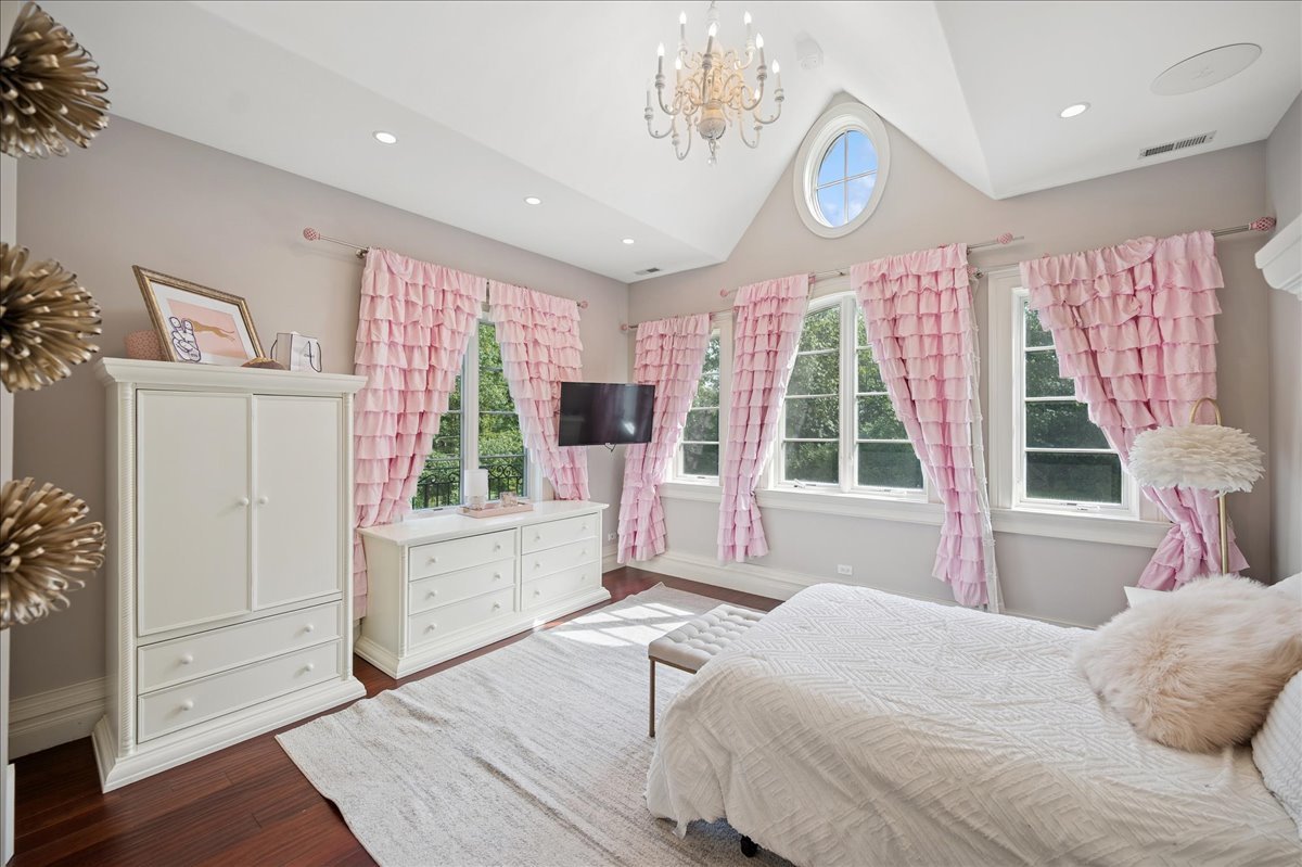 24 Bridlewood Road