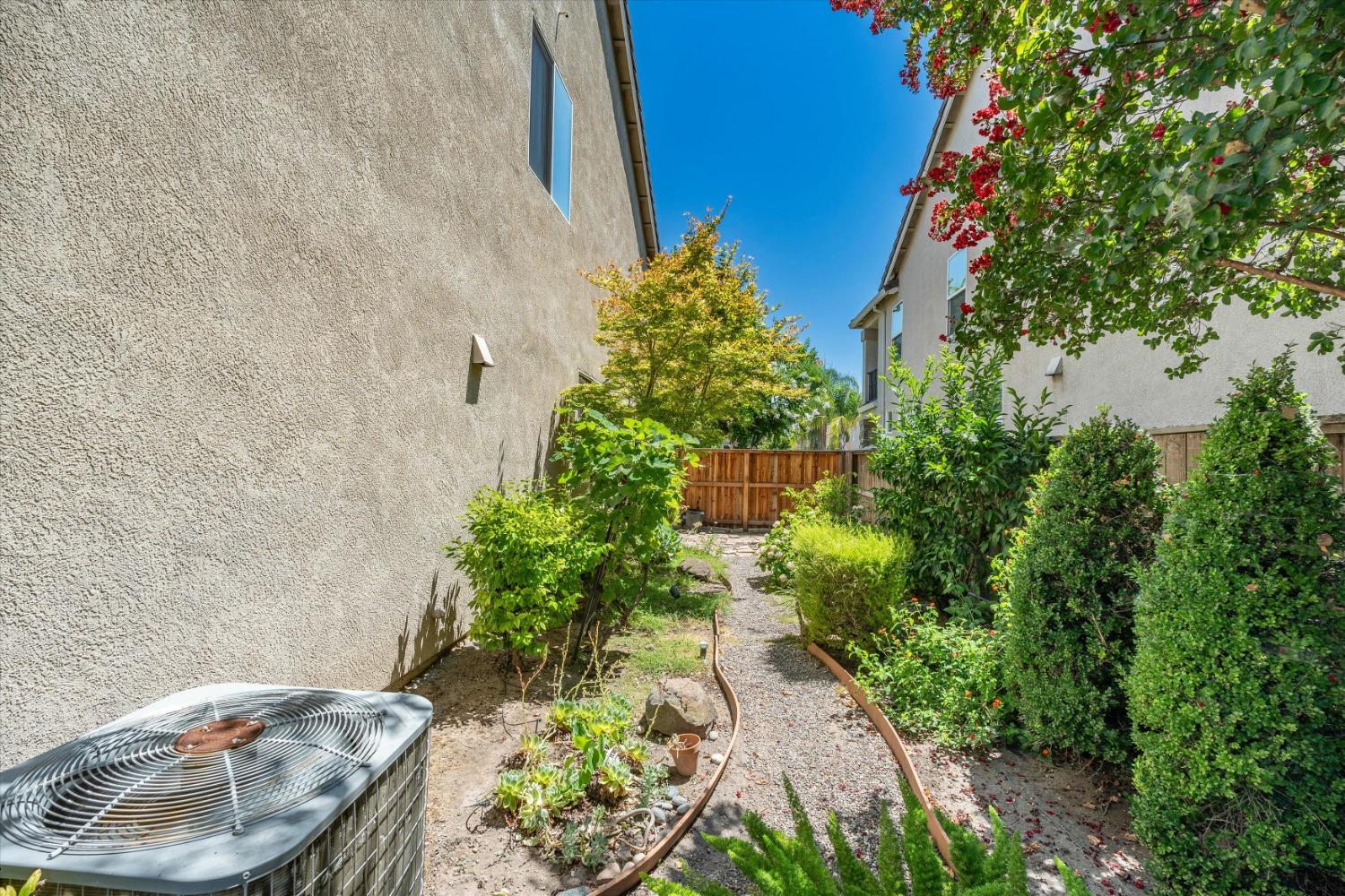 5315 Gladstone Drive