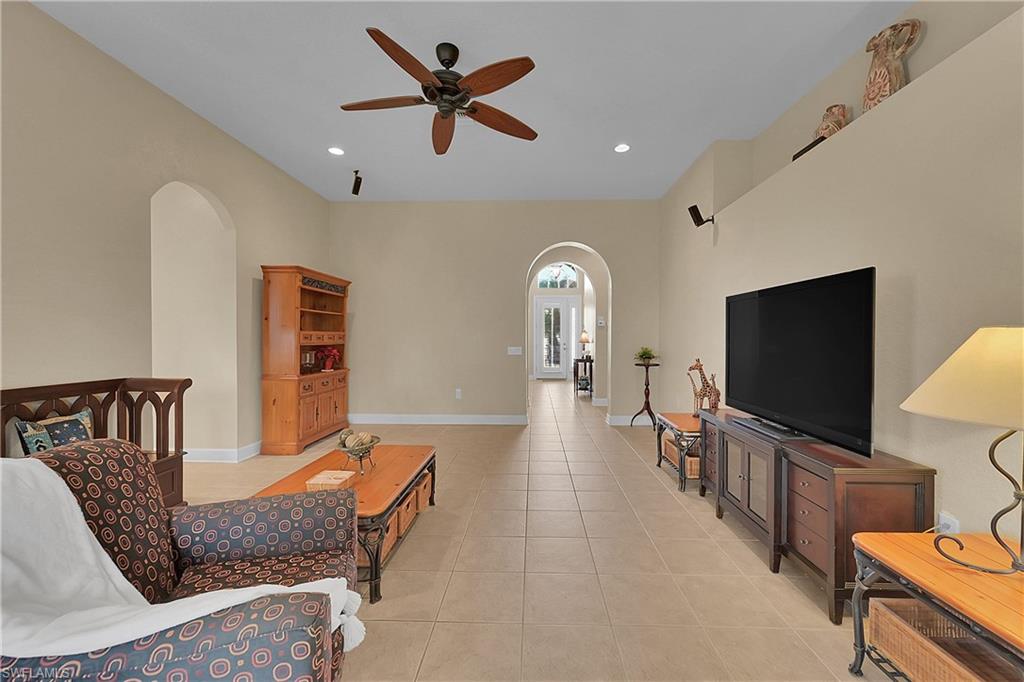 5569 WHISPERING WILLOW WAY