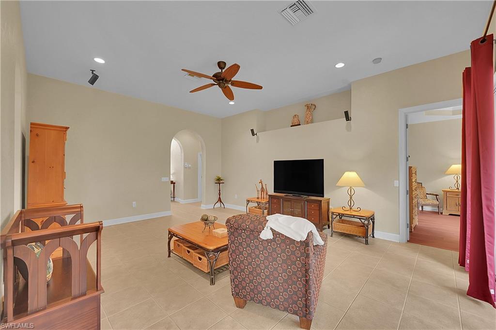 5569 WHISPERING WILLOW WAY