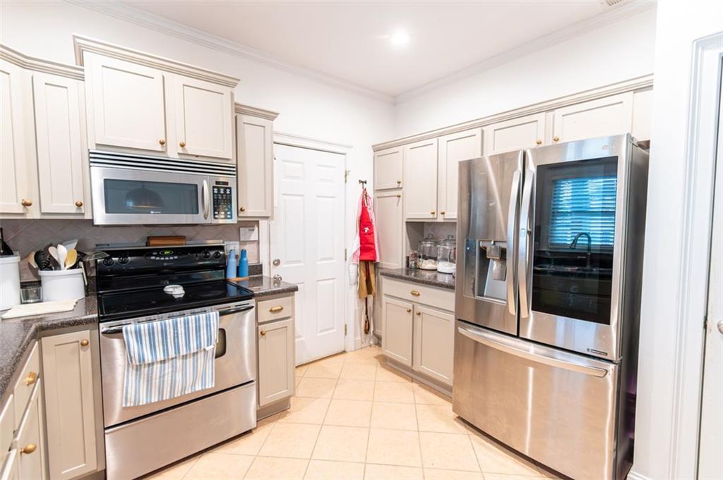 2016 Spink Street NW