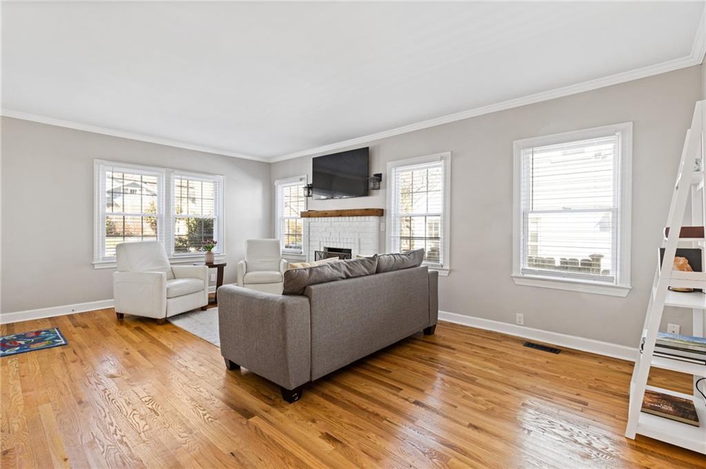 325 Clifton Road NE
