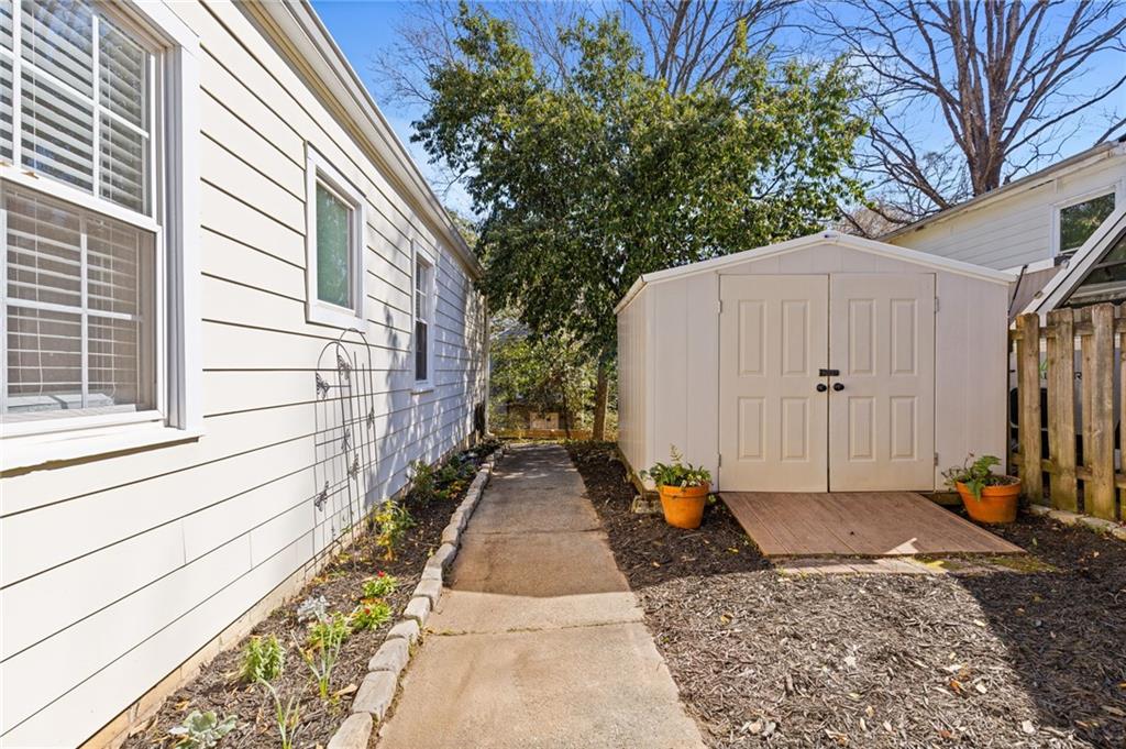 325 Clifton Road NE