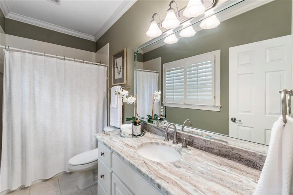 210 Ansley Close