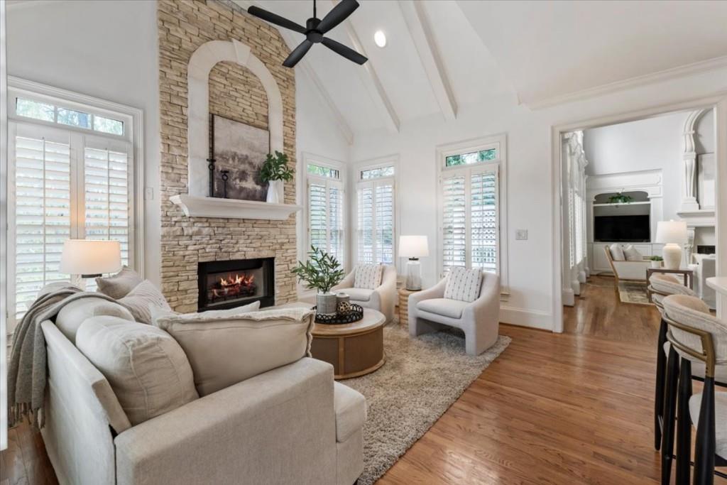 210 Ansley Close