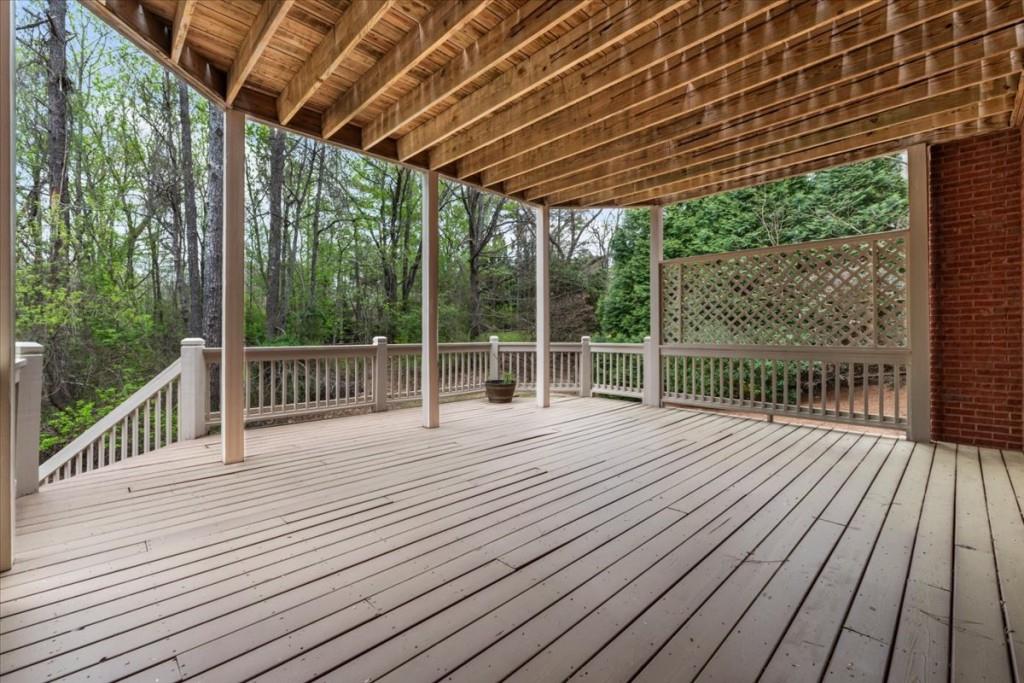 210 Ansley Close