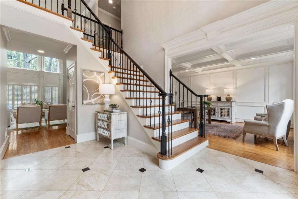 210 Ansley Close
